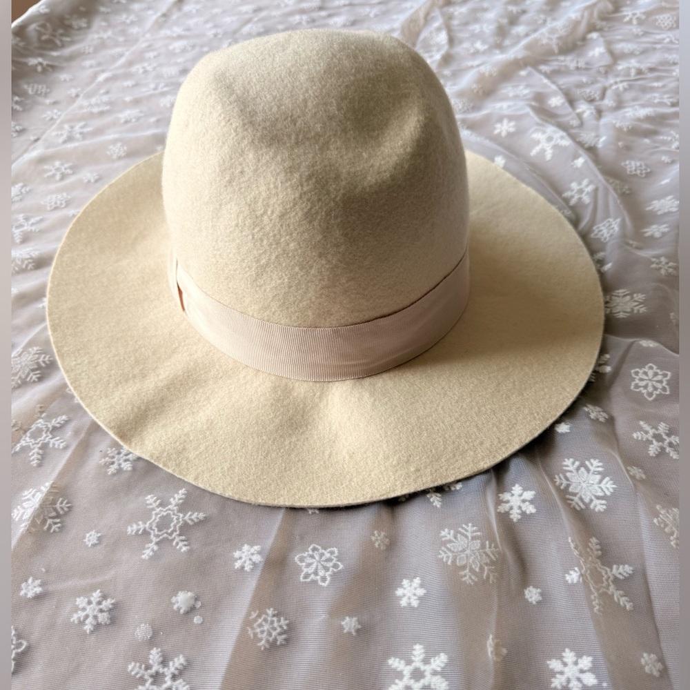 Express 100% Wool Wide Brim Hat Cream Beige Rancher Fedora Minimalist